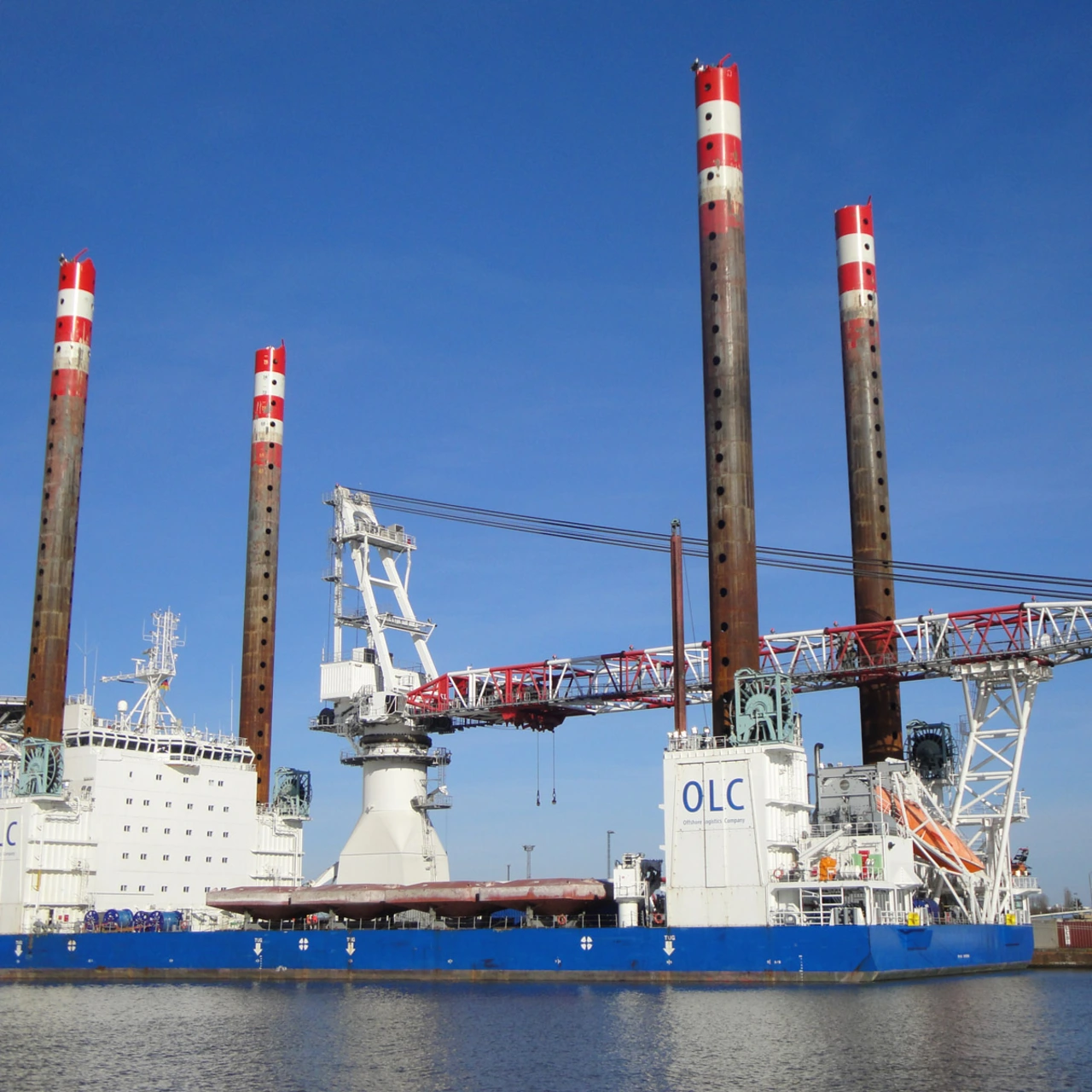 product-range-of-our-board-offshore-cranes-liebherr
